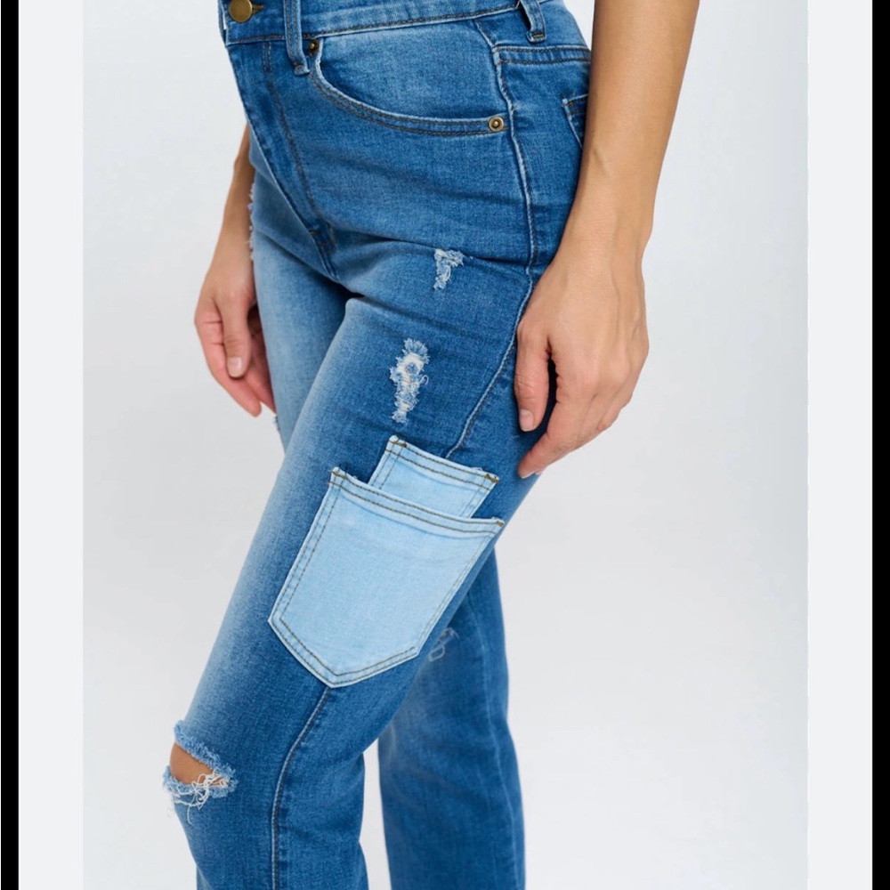 #146 JEANS DISTRESSED WITH SIDE POCKET DETAIL WOMEN'S